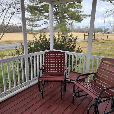 Spacious Family Farmhouse Pikeville Exterior foto