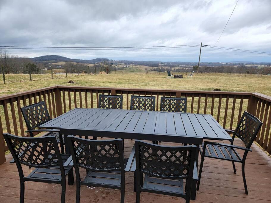 Spacious Family Farmhouse Pikeville Exterior foto